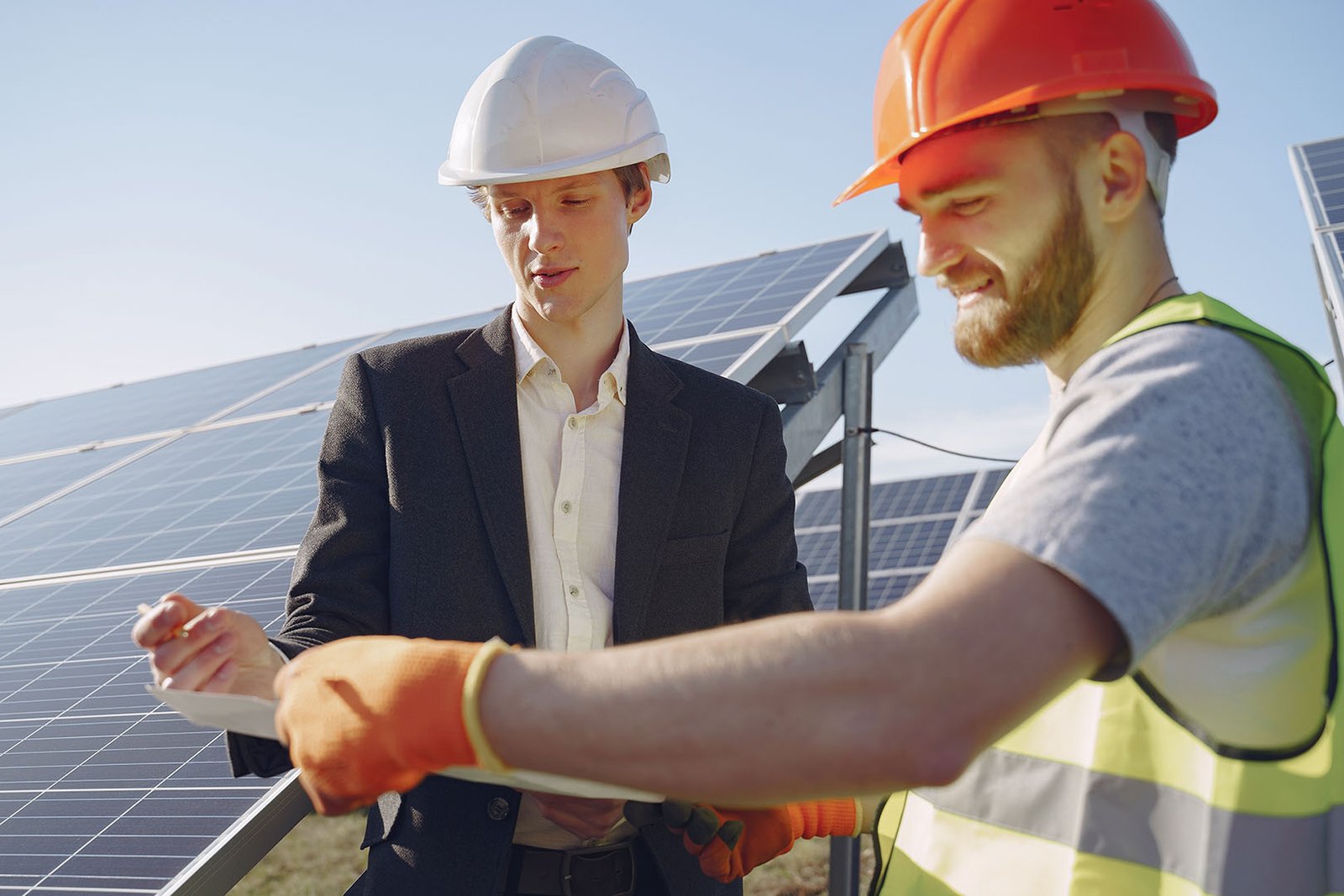 foreman-and-businessman-at-solar-energy-station.jpg